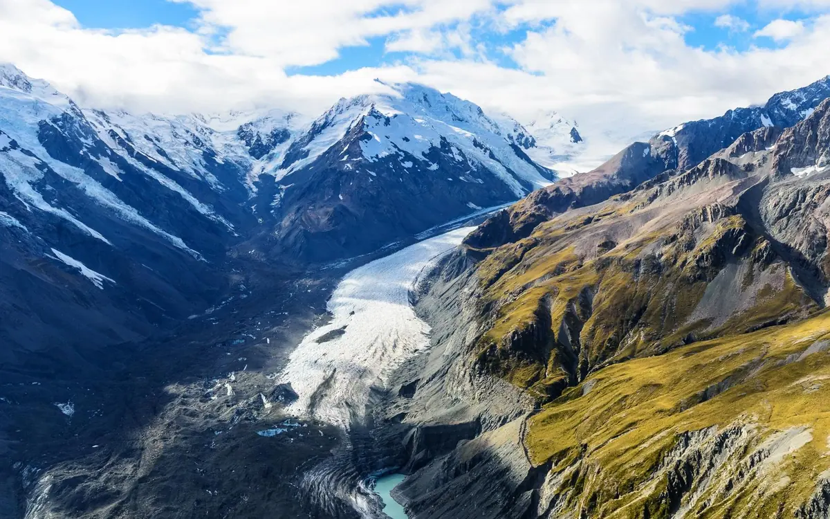 Icebergs floating on Tasman Lake below the glacier